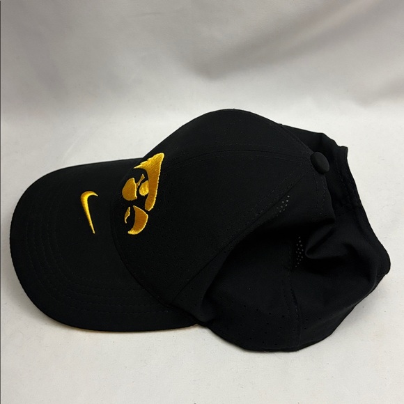 University Of Iowa Hawkeyes Youth Hat Black Nike Dri-Fit Legacy91 Cap C. Clark - Picture 2 of 8
